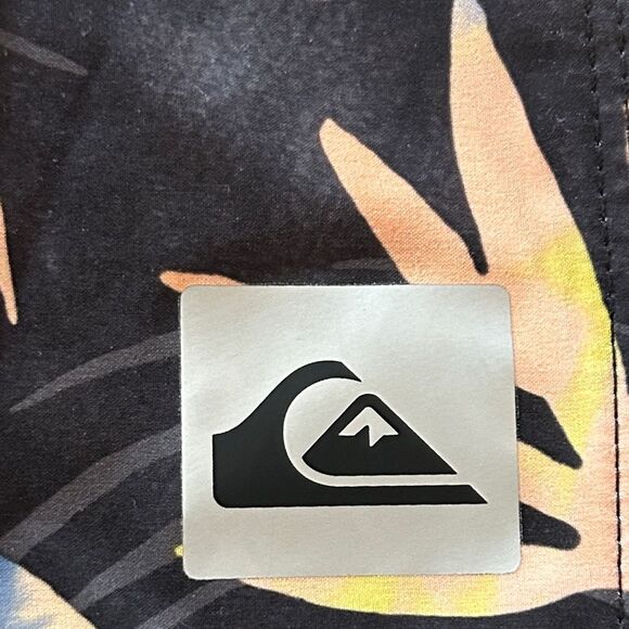 Quiksilver Swim 🏊 Board Shorts 🩳 🏄🏼‍♂️ Shorts Pocket Waist pulls - Picture 3 of 16
